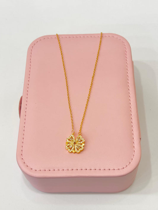 MINI HEART MAGNETIC NECKLACE